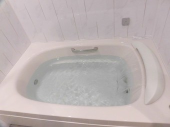 シンプルかつ高級感の漂う浴室へ LIXIL スパージュにお取替え シンプルかつ高級感の漂う浴室へ LIXIL スパージュにお取替え